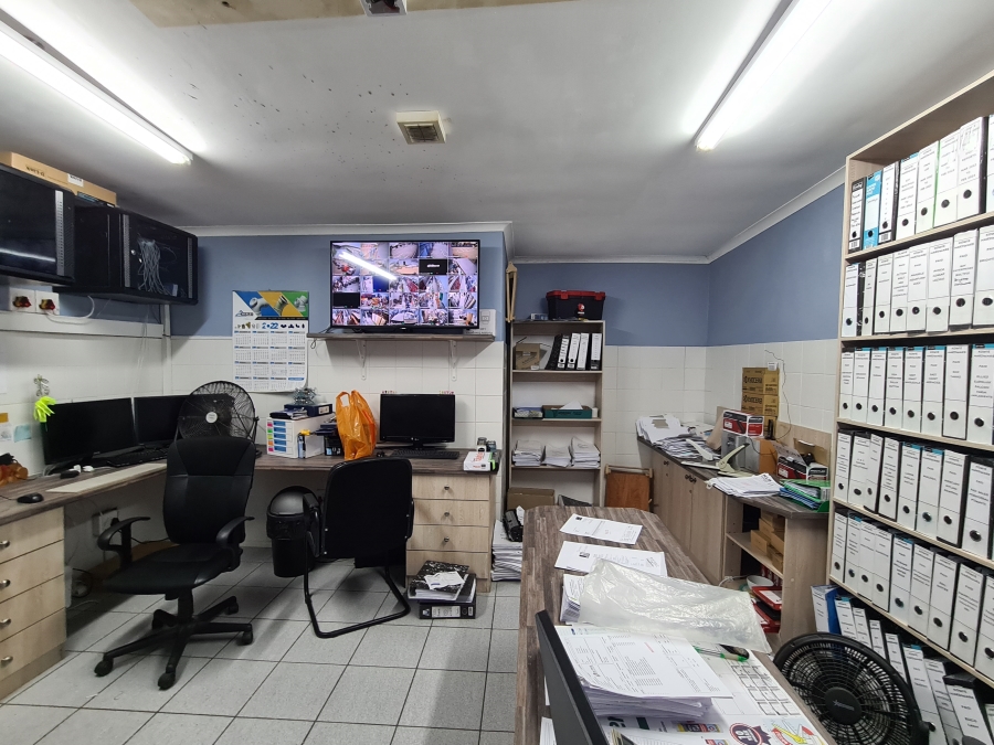 To Let commercial Property for Rent in East Bank Eastern Cape